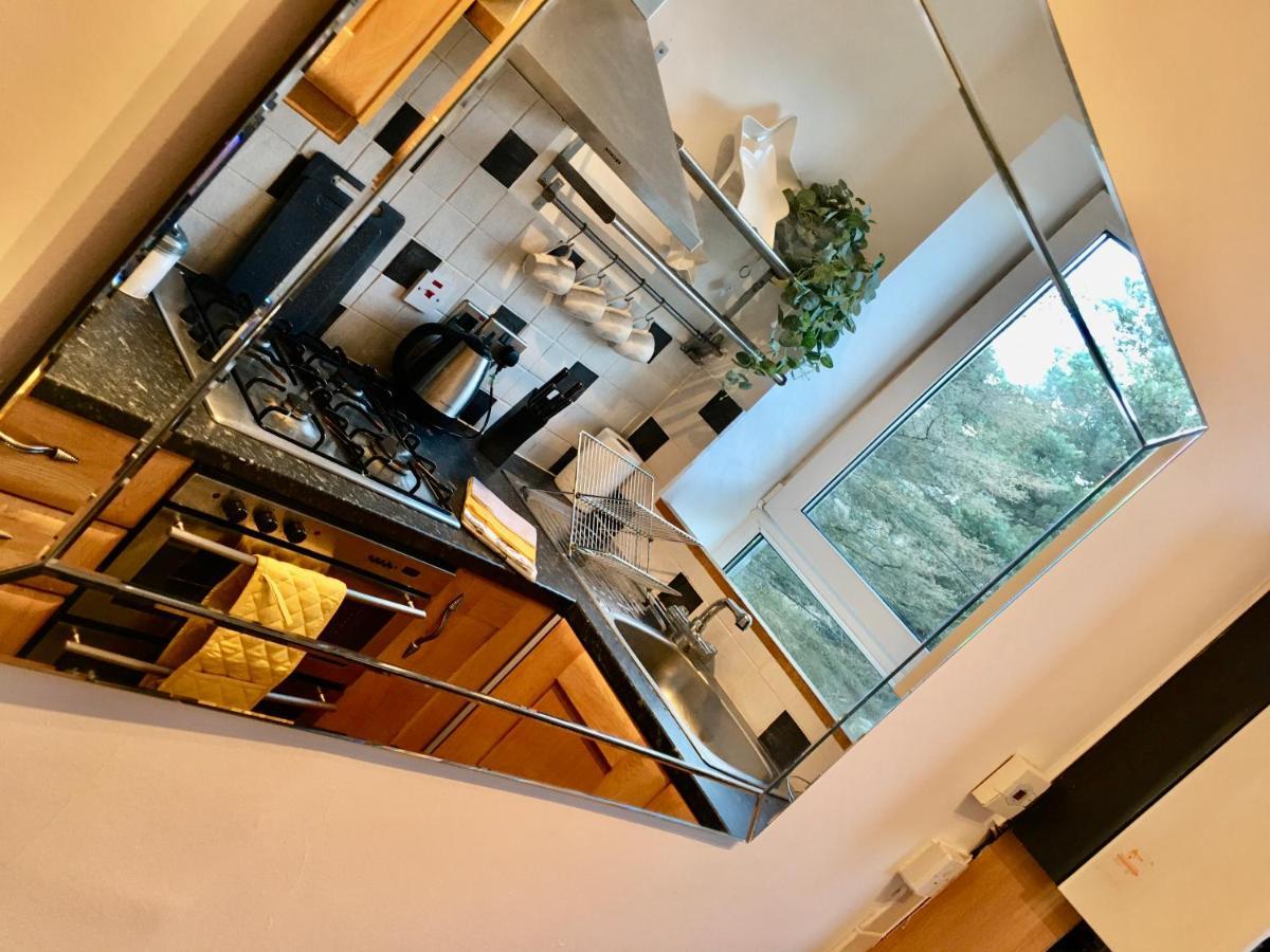 Cosy 2 Bedroom Central Apartment - Free Parking, Free Wifi 阿伯丁 外观 照片