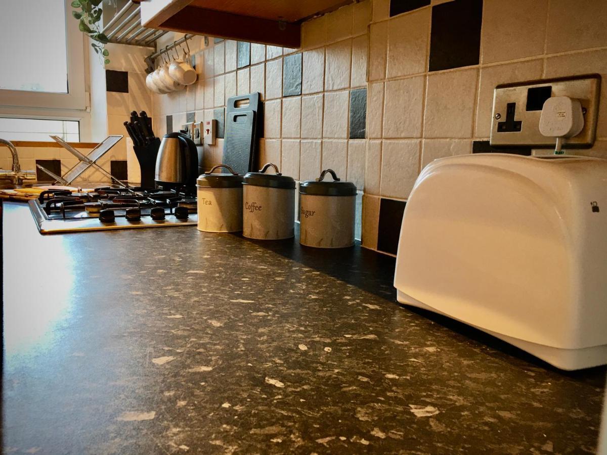 Cosy 2 Bedroom Central Apartment - Free Parking, Free Wifi 阿伯丁 外观 照片